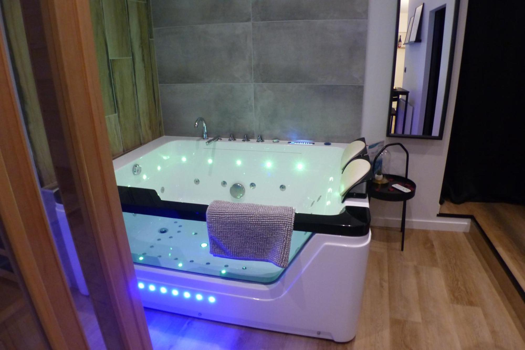 Appartement Balneotherapie Et Sauna Hyper Centre Nantes Extérieur photo